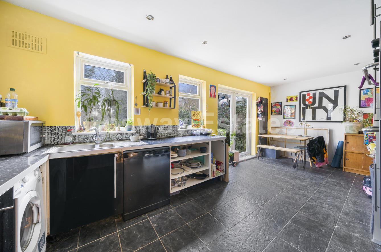 Woodcote Avenue, London